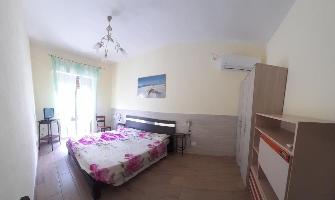 Casa Vacanze"Il Bouganville" Карбония Экстерьер фото