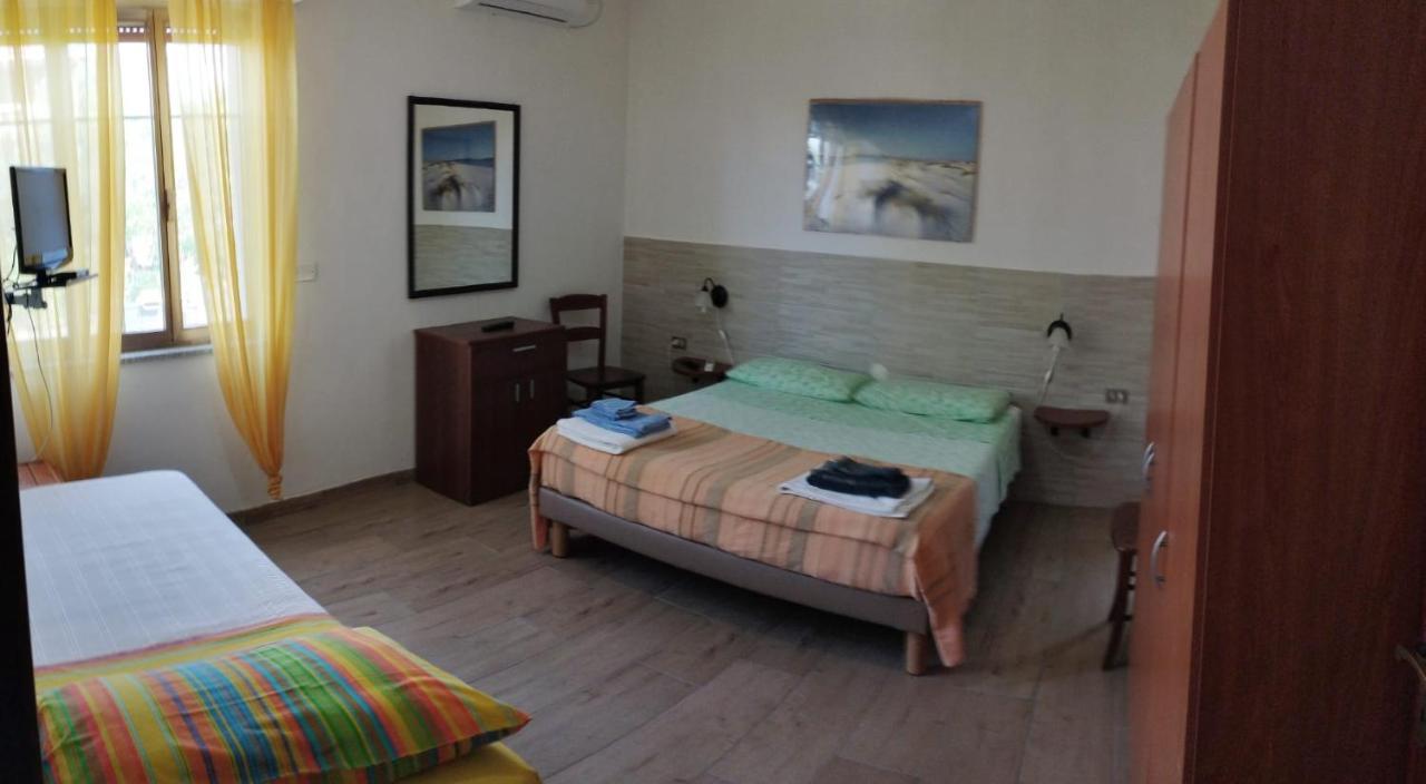 Casa Vacanze"Il Bouganville" Карбония Экстерьер фото