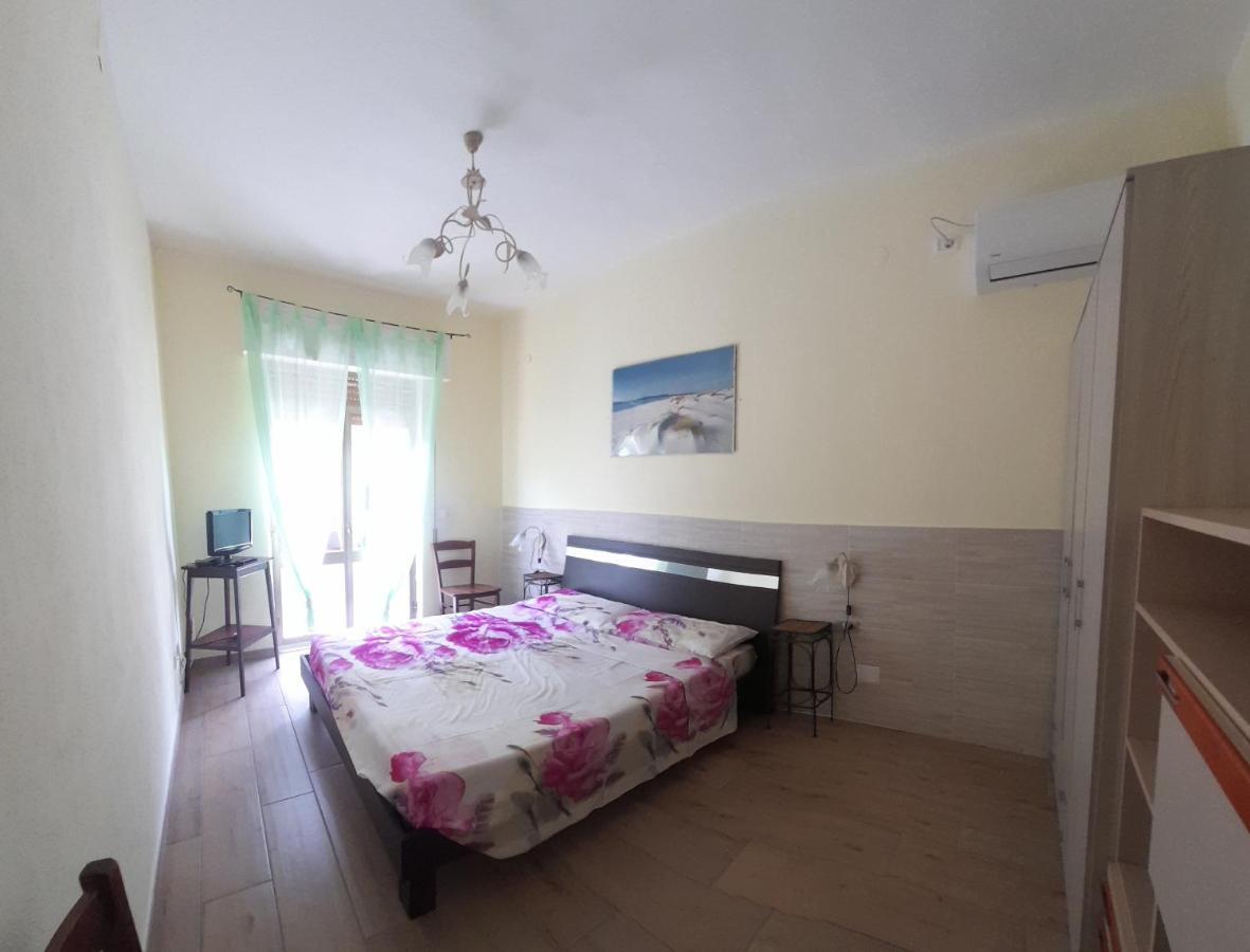 Casa Vacanze"Il Bouganville" Карбония Экстерьер фото