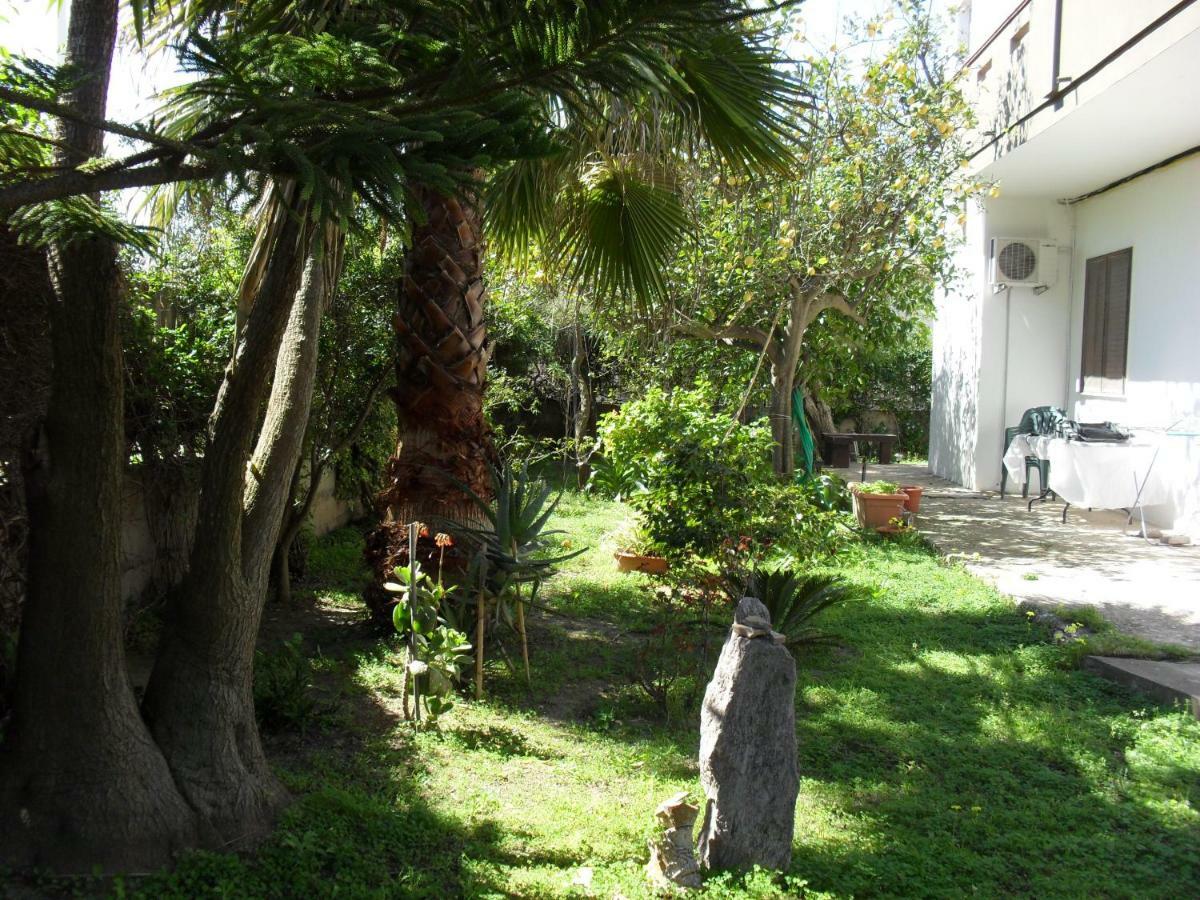 Casa Vacanze"Il Bouganville" Карбония Экстерьер фото